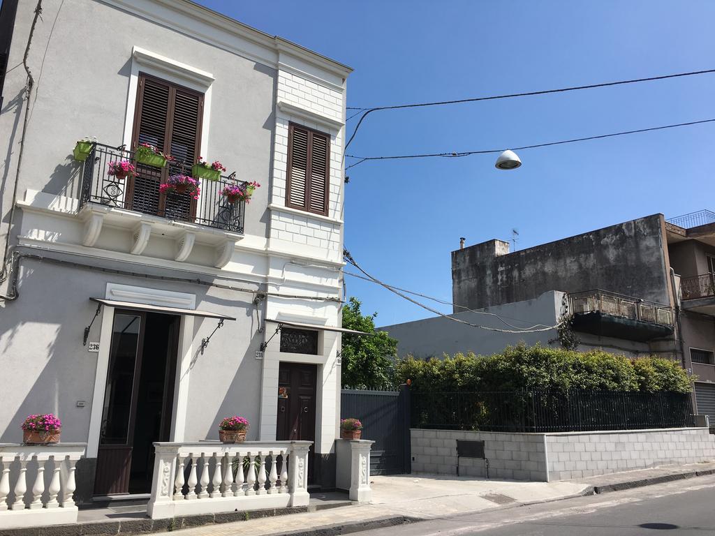 Moni Rooms Giarre Exterior foto